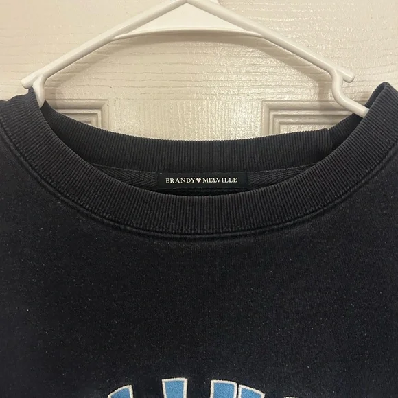 Brandy Melville New York Crewneck - Picture 3 of 3